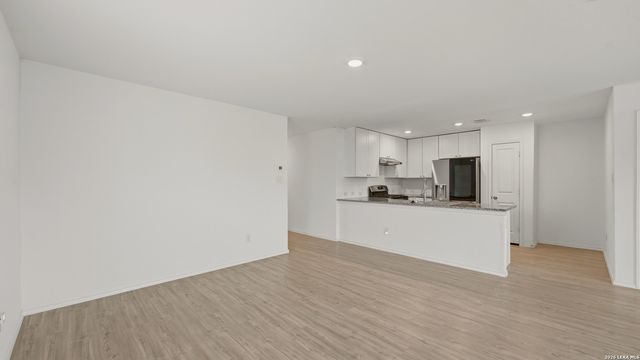9942 DICKET MEAD RD, San Antonio, TX 78254