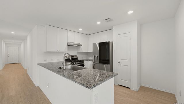 9942 DICKET MEAD RD, San Antonio, TX 78254