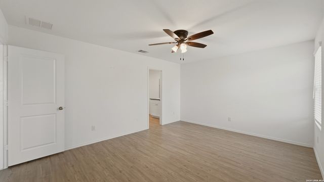 9942 DICKET MEAD RD, San Antonio, TX 78254