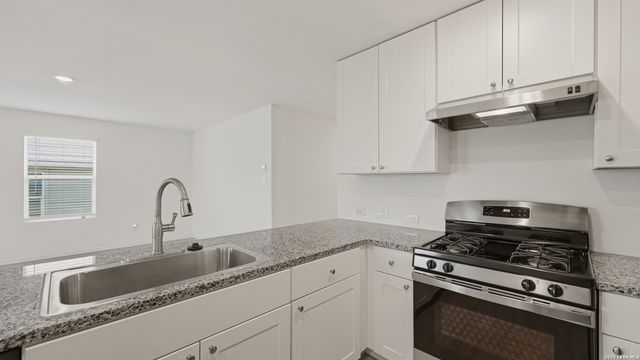 9942 DICKET MEAD RD, San Antonio, TX 78254