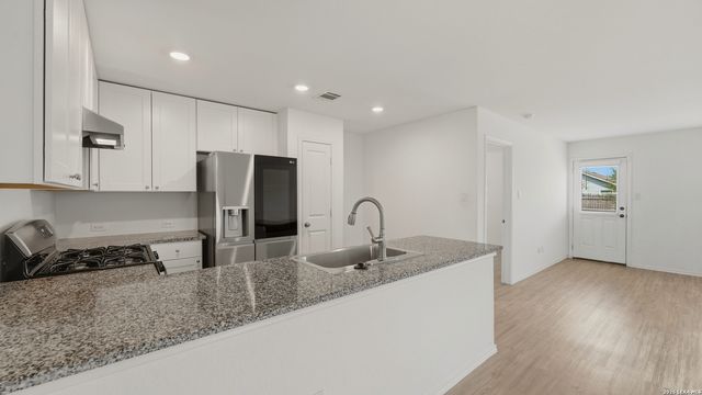 9942 DICKET MEAD RD, San Antonio, TX 78254