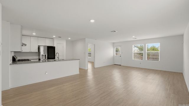 9942 DICKET MEAD RD, San Antonio, TX 78254