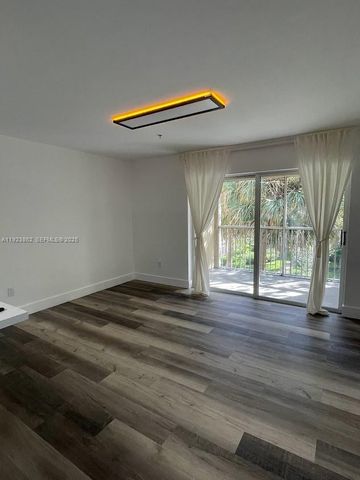 440 S Park Rd 4-306, Hollywood, FL 33021