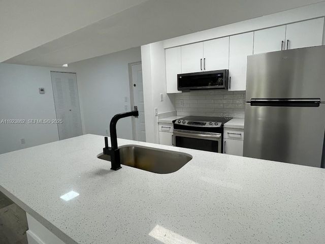 440 S Park Rd 4-306, Hollywood, FL 33021