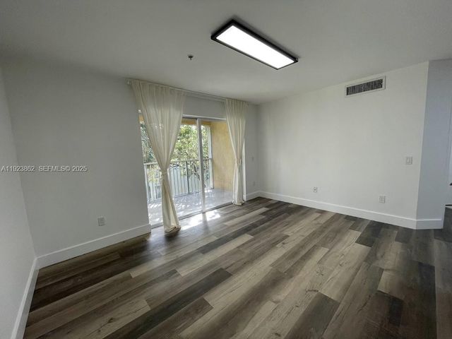 440 S Park Rd 4-306, Hollywood, FL 33021