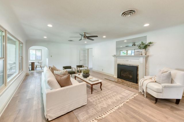 920 E Sierra Madre, Fresno, CA 93704