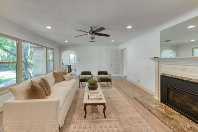 920 E Sierra Madre, Fresno, CA 93704