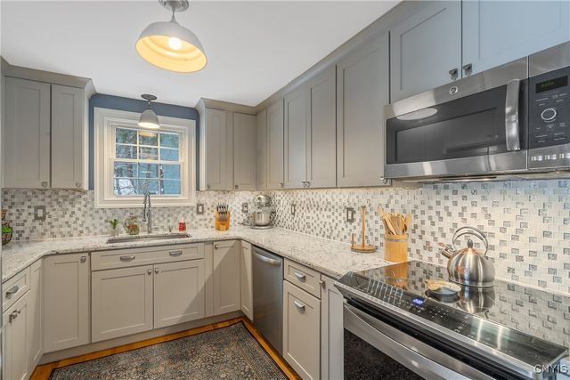 63 Lyndon Road, Dewitt, NY 13066