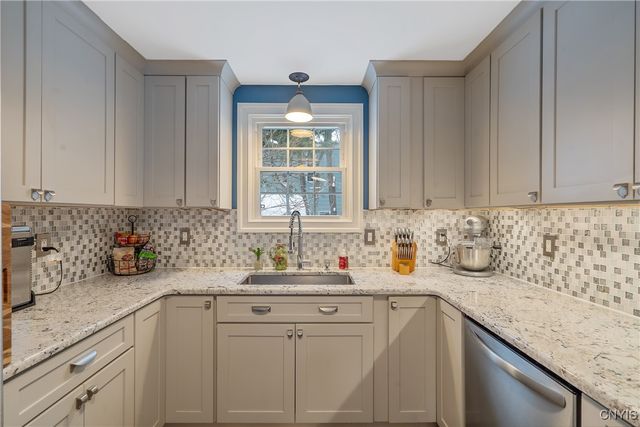 63 Lyndon Road, Dewitt, NY 13066