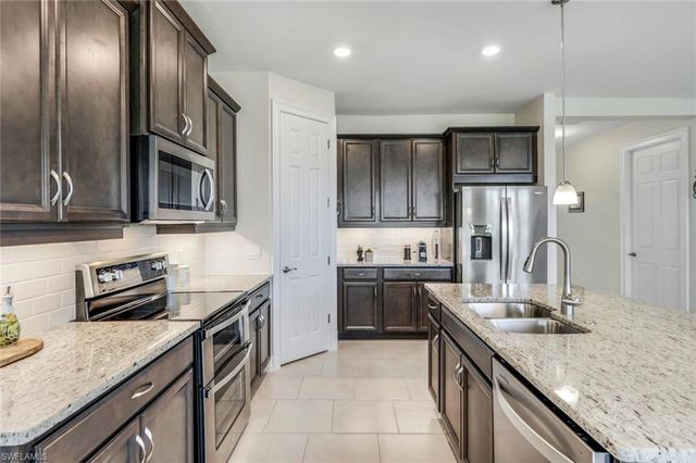 421 Coral Reef PL, Cape Coral, FL 33993