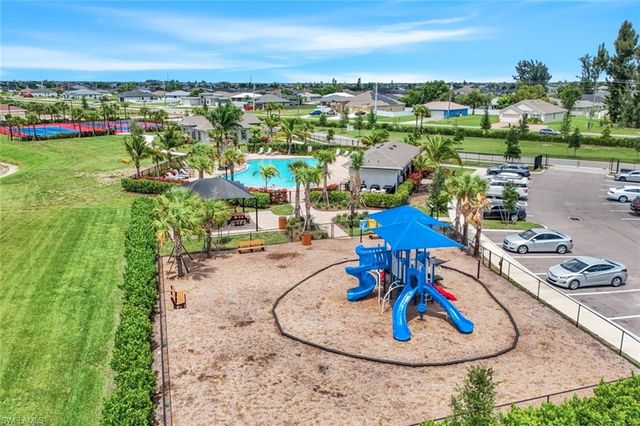 421 Coral Reef PL, Cape Coral, FL 33993