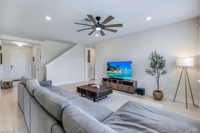 421 Coral Reef PL, Cape Coral, FL 33993