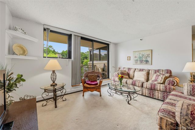 25 Rockledge Avenue 801, White Plains, NY 10601