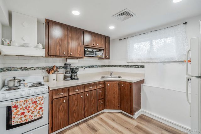 17 Liberty Avenue, Selden, NY 11784