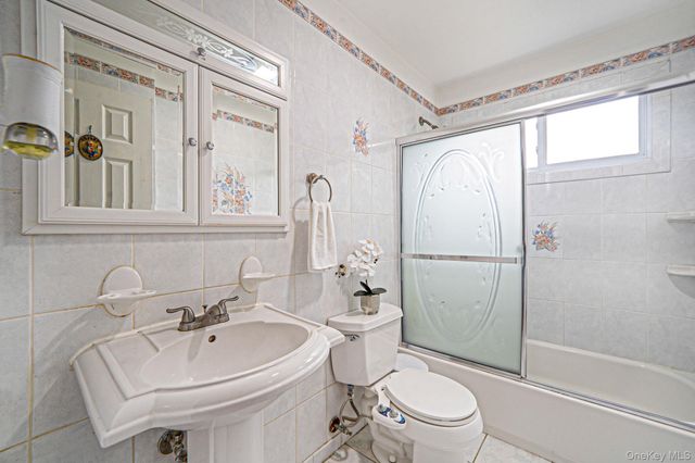 17 Liberty Avenue, Selden, NY 11784