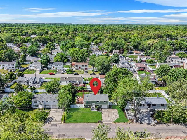 17 Liberty Avenue, Selden, NY 11784