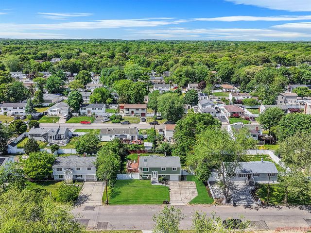 17 Liberty Avenue, Selden, NY 11784