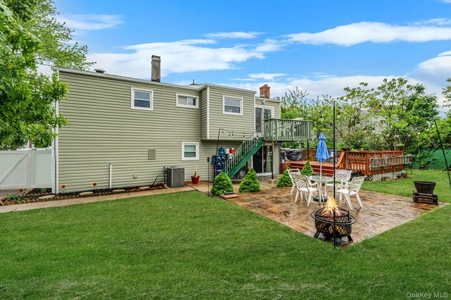 17 Liberty Avenue, Selden, NY 11784