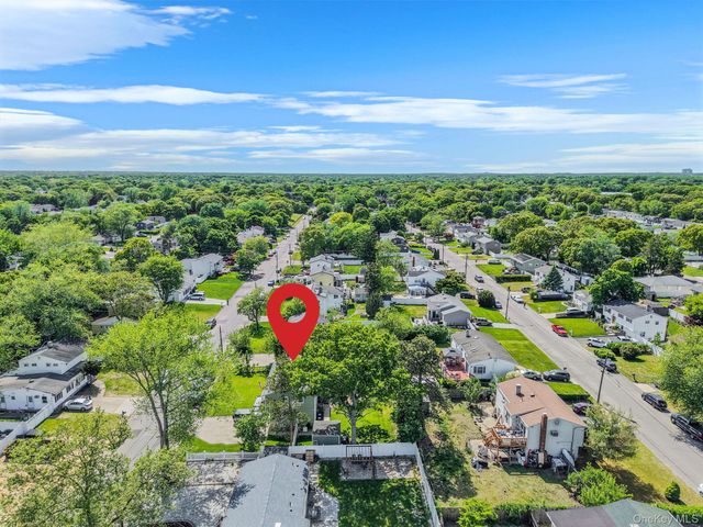 17 Liberty Avenue, Selden, NY 11784