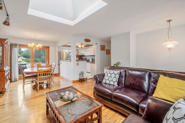 17 Liberty Avenue, Selden, NY 11784