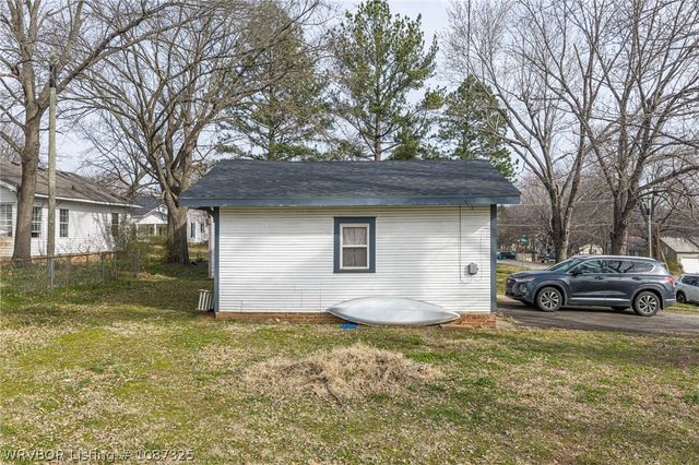 290 E 4th Street, Booneville, AR 72927
