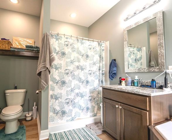 1213 Sontag Dr, Derby, KS 67037