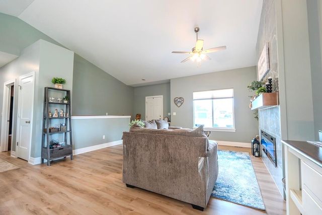 1213 Sontag Dr, Derby, KS 67037