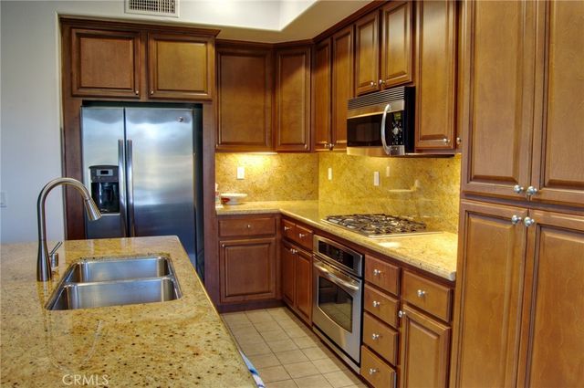 8807 Cuyamaca, Corona, CA 92883