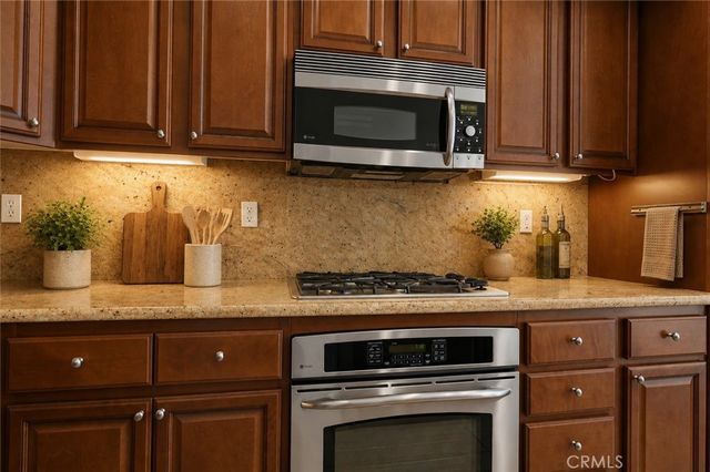 8807 Cuyamaca, Corona, CA 92883