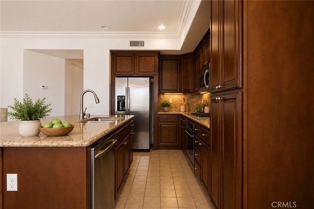 8807 Cuyamaca, Corona, CA 92883