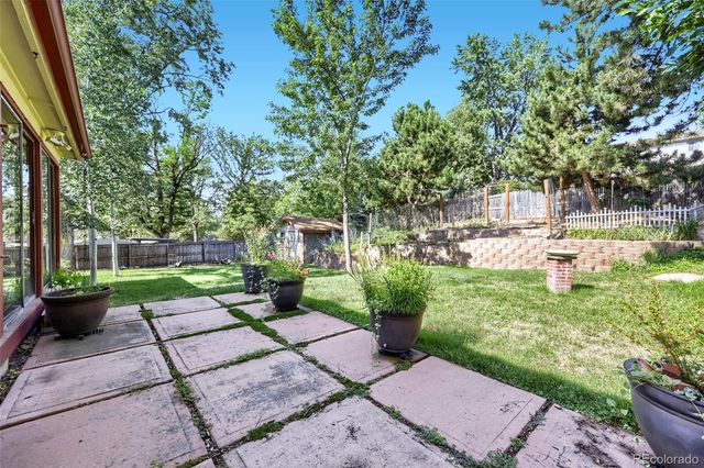 883 S Nelson Way, Lakewood, CO 80226