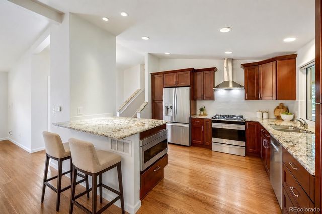 883 S Nelson Way, Lakewood, CO 80226