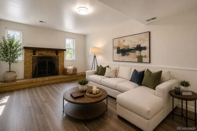 883 S Nelson Way, Lakewood, CO 80226