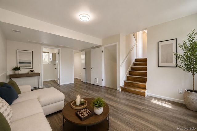 883 S Nelson Way, Lakewood, CO 80226