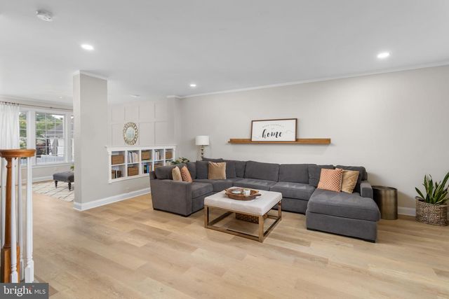 83 MALSBURY ST, Robbinsville, NJ 08691