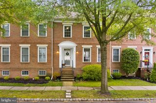 83 MALSBURY ST, Robbinsville, NJ 08691