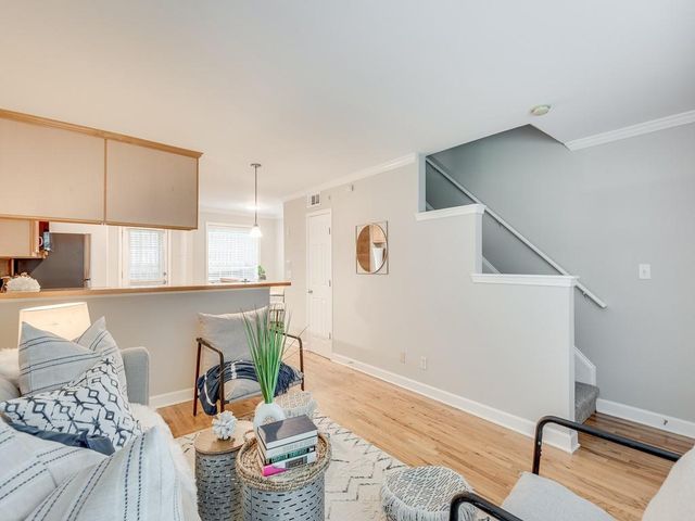2232 Dunseath Avenue NW 414, Atlanta, GA 30318