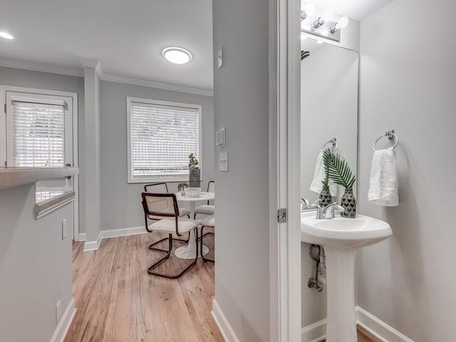 2232 Dunseath Avenue NW 414, Atlanta, GA 30318