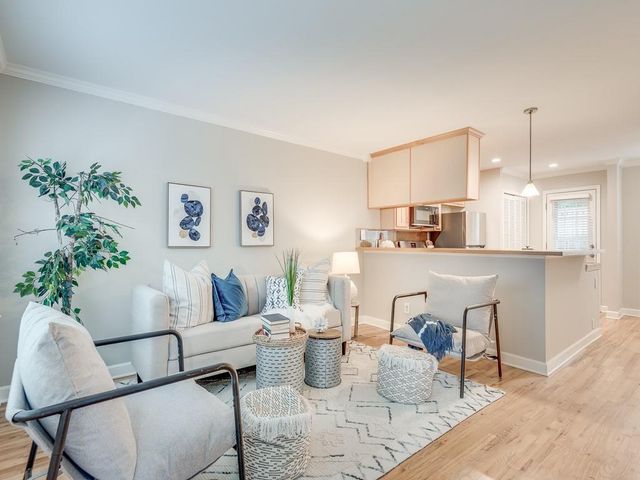2232 Dunseath Avenue NW 414, Atlanta, GA 30318