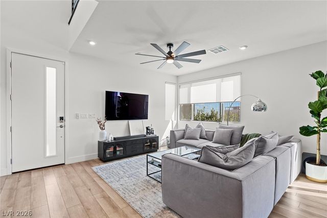 692 Echelon Street, Las Vegas, NV 89138