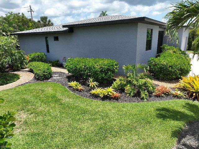 111 Bahama AVE, Marco Island, FL 34145