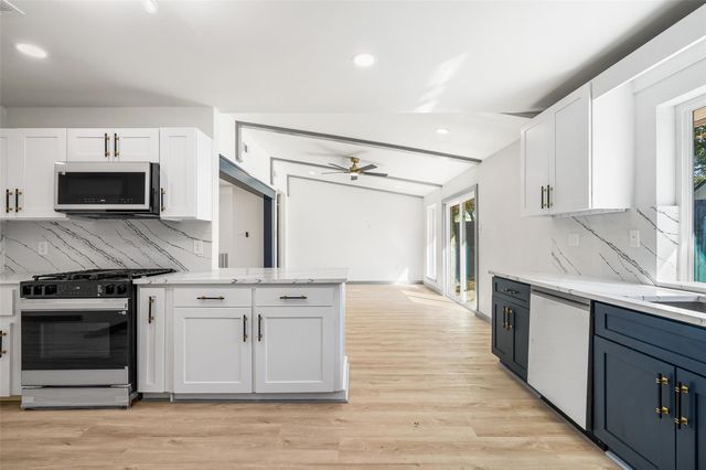 6646 Bayou View Drive, Houston, TX 77091