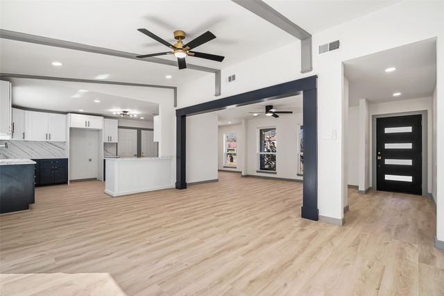 6646 Bayou View Drive, Houston, TX 77091