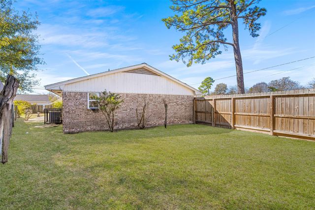 6646 Bayou View Drive, Houston, TX 77091