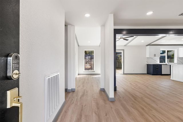 6646 Bayou View Drive, Houston, TX 77091