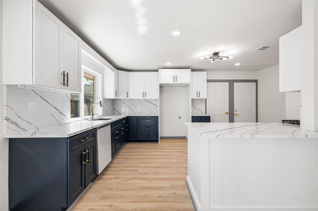 6646 Bayou View Drive, Houston, TX 77091