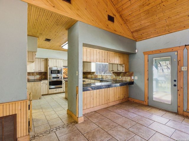 9035 Fair Oaks Parkway, Boerne, TX 78015