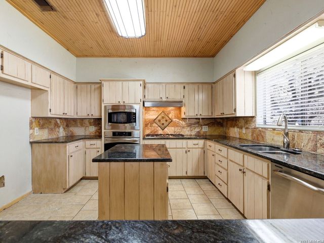 9035 Fair Oaks Parkway, Boerne, TX 78015