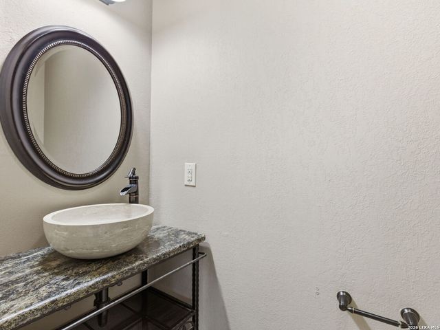 9035 Fair Oaks Parkway, Boerne, TX 78015