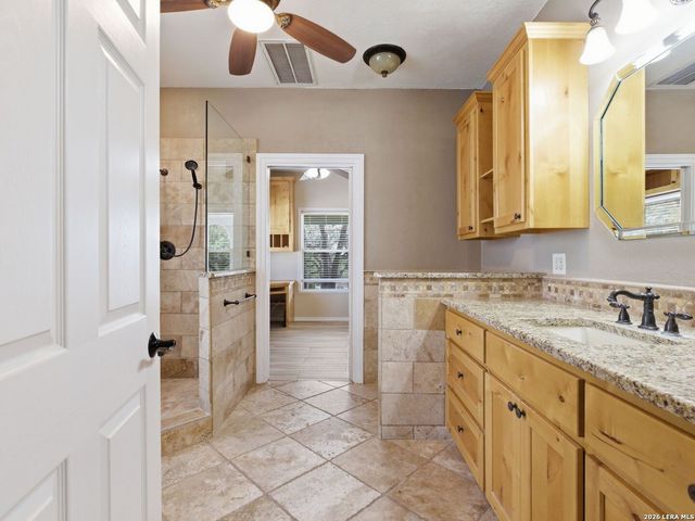 9035 Fair Oaks Parkway, Boerne, TX 78015